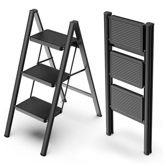 Folding Ladder with Wide Anti-Slip Steps