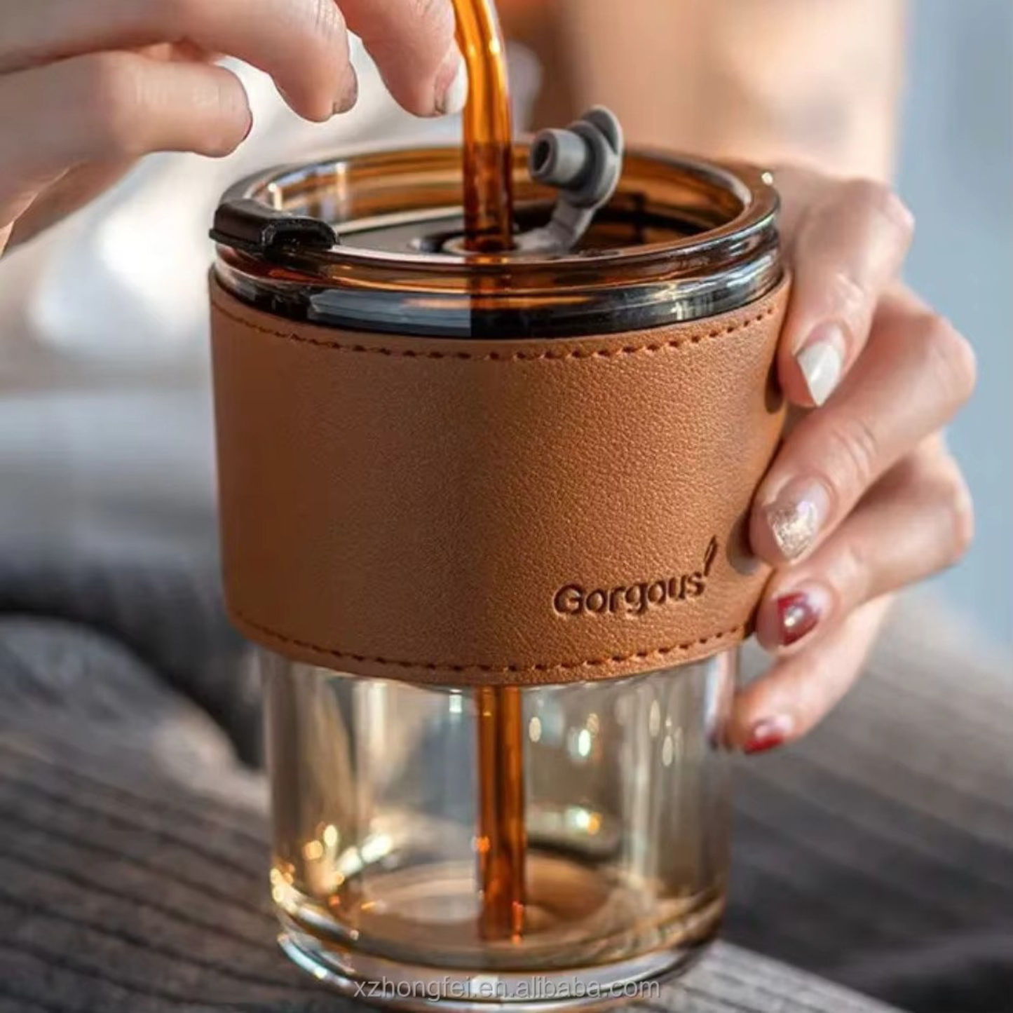 Pyrex Glass Tumbler with Leather Sleeve & Straw – 450ML